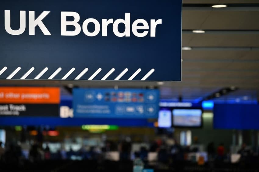 UK border strikes threaten Christmas travel chaos to and from France