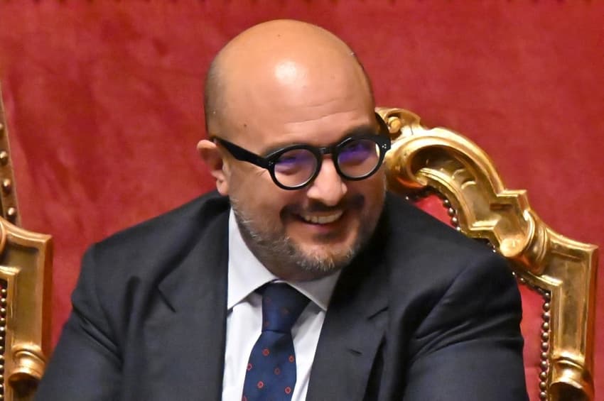 Italy's culture minister slams foreign words in Italian language... by using foreign words