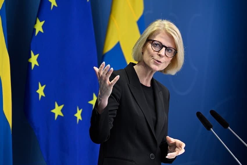 Sweden's government warns of three-year economic slump