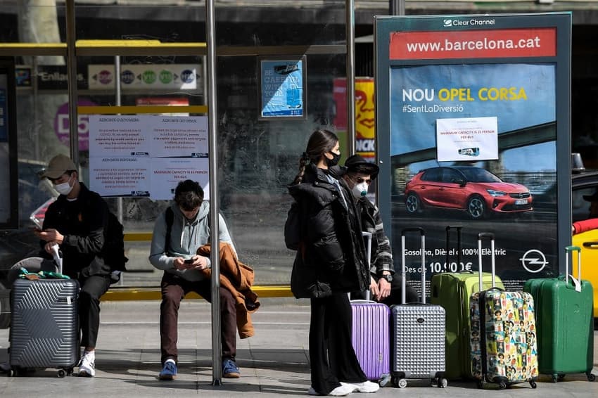 Health experts advise end of masks on public transport in Spain