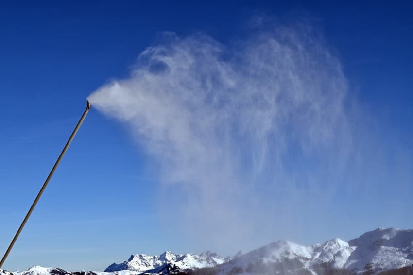 Warm weather hits Austria's ski season as slopes left without snow