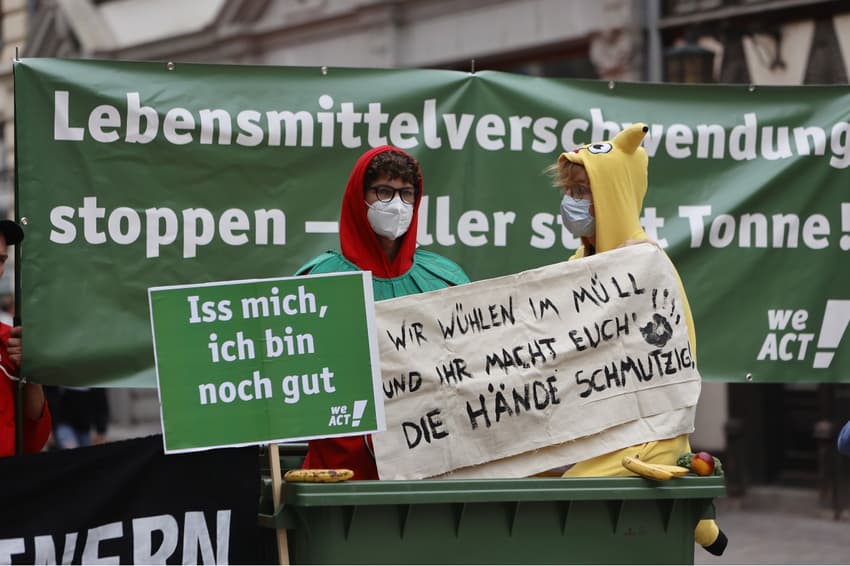 German ministers push to decriminalise 'dumpster-diving'