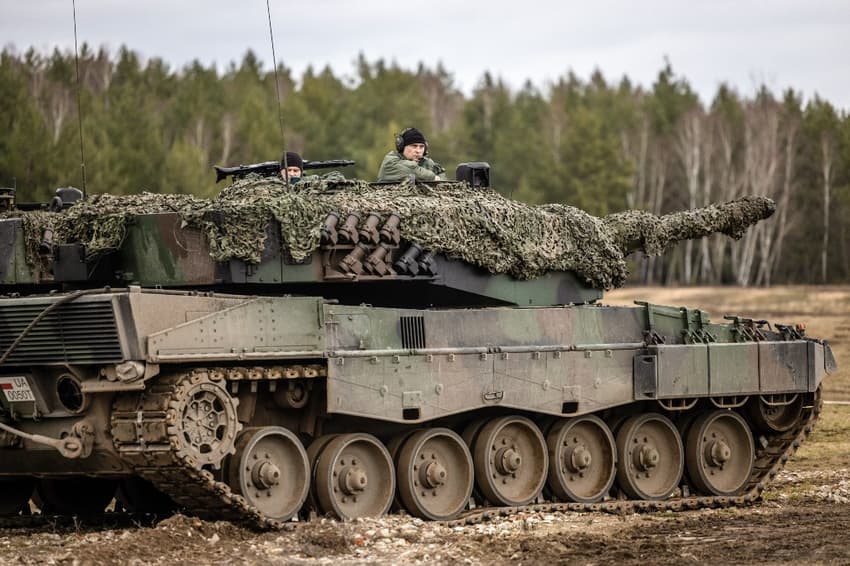 Norway to send eight Leopard tanks to Ukraine