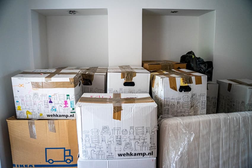 Reader question: What are the rules on moving household goods to Italy?