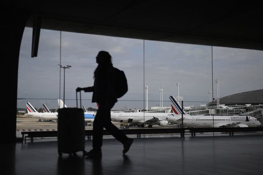 Paris airports hit by border control IT outage