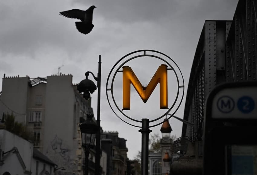 Paris Metro shutdown after fatal accident