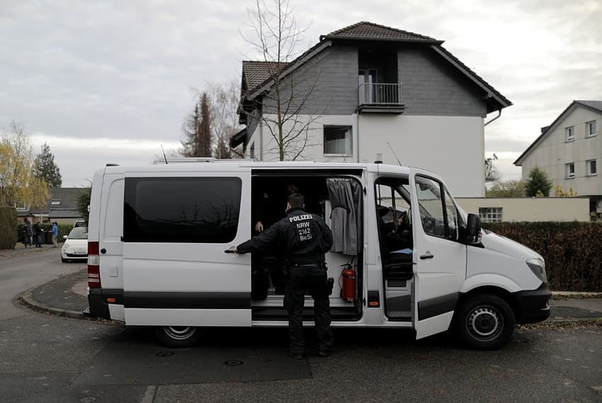 More than 100 suspected Italian mafia members arrested in Europe-wide raids