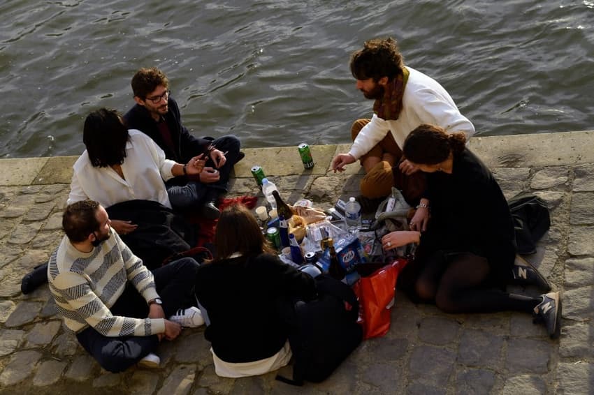 What are the rules for drinking in public in France?
