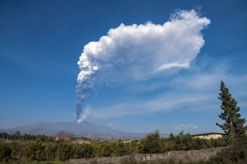 UPDATE: Etna eruption forces further closure of Catania airport