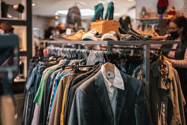 All the ways to donate or sell second-hand clothes in Spain