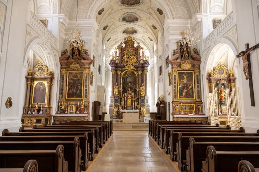 Ex-pope Benedict's cross stolen from Bavarian church