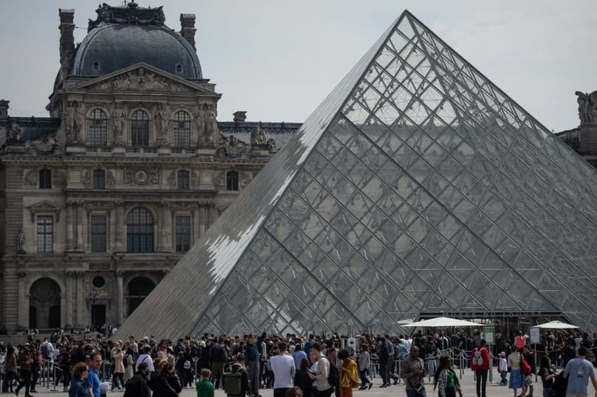 Italy demands Louvre return 'looted' antiquities
