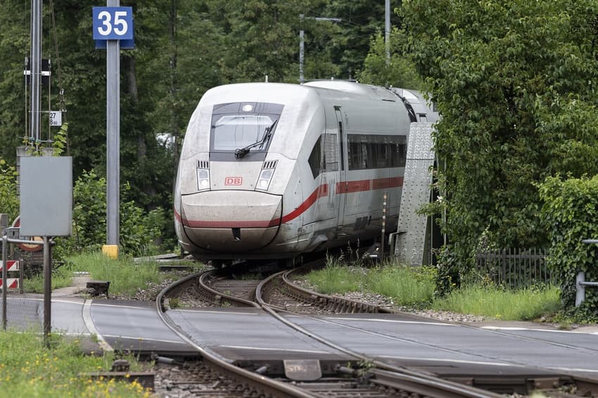 Why Switzerland beats Germany for reliable trains