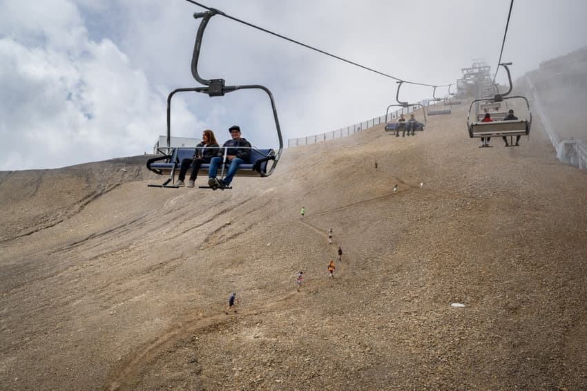 Tourists evacuated after cable car malfunction in Swiss Alps