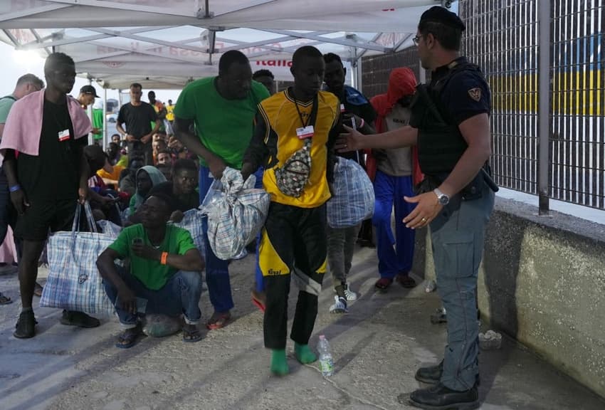 France 'will not welcome migrants' from Lampedusa: interior minister