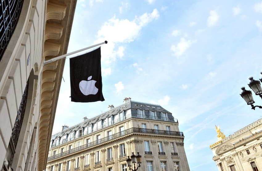 French Apple workers call strike on iPhone 15 debut