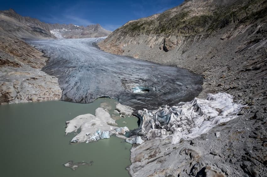 Two 'catastrophic' years melt away Swiss glaciers
