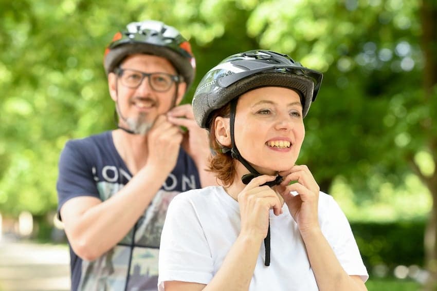 Will cyclists in Germany soon be required to wear a helmet?