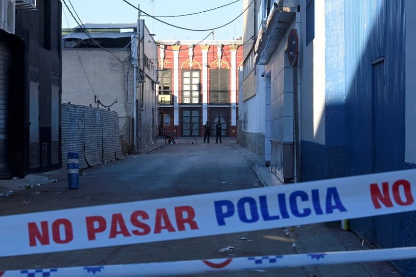 Firefighters search wreckage of deadly nightclub fire in Spain