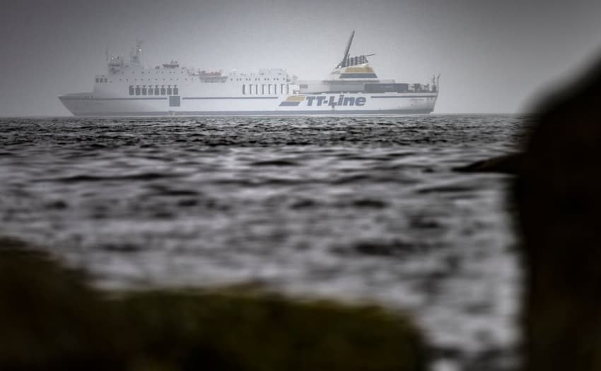 Diesel leak after ferry runs aground in Sweden
