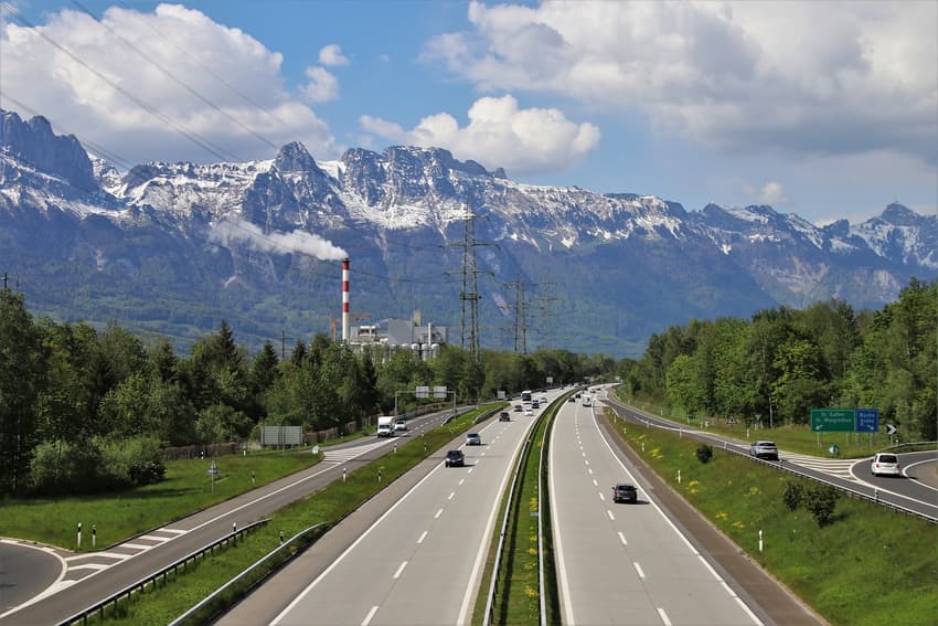 Switzerland mulls reducing speed limit on motorways