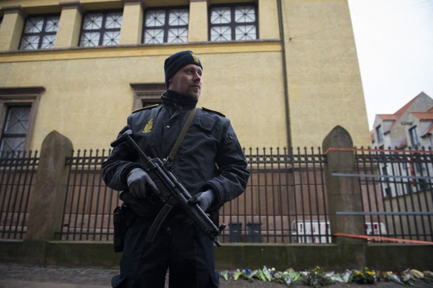 Denmark calls in army to defend Jewish sites