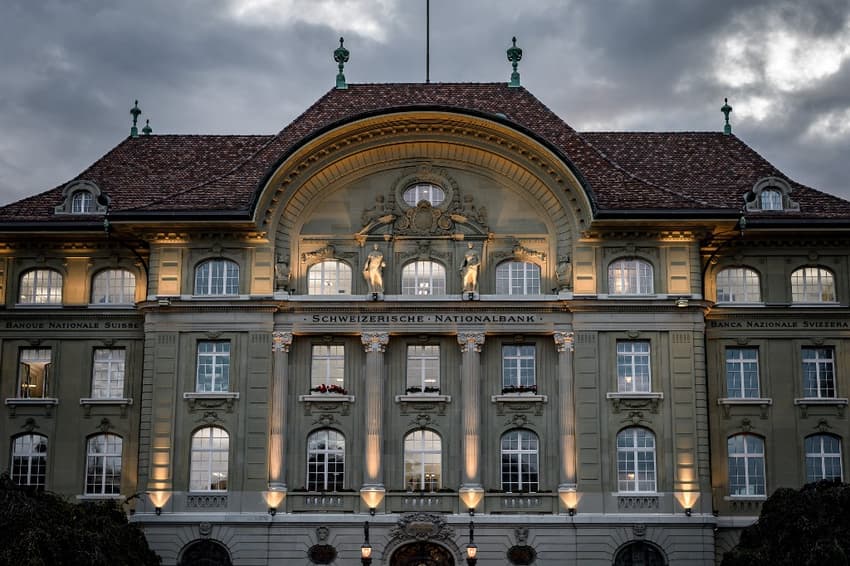 Why has Switzerland's central bank made a loss of 3 billion francs?