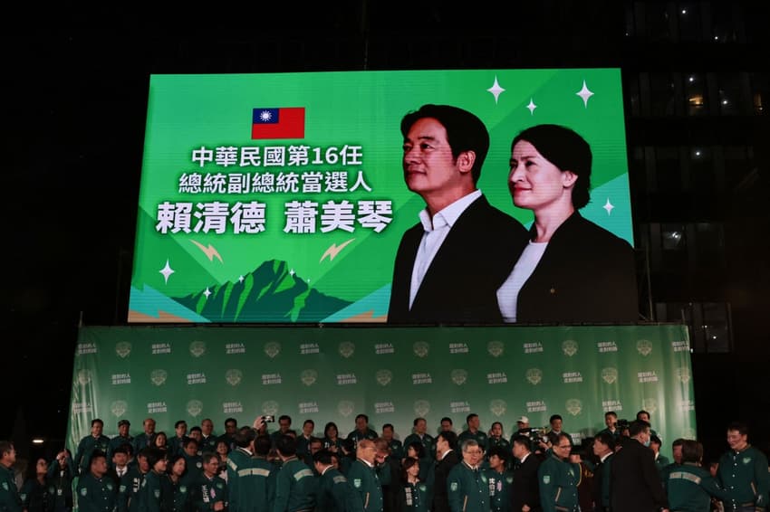 Berlin says no change in Taiwan status unless peaceful