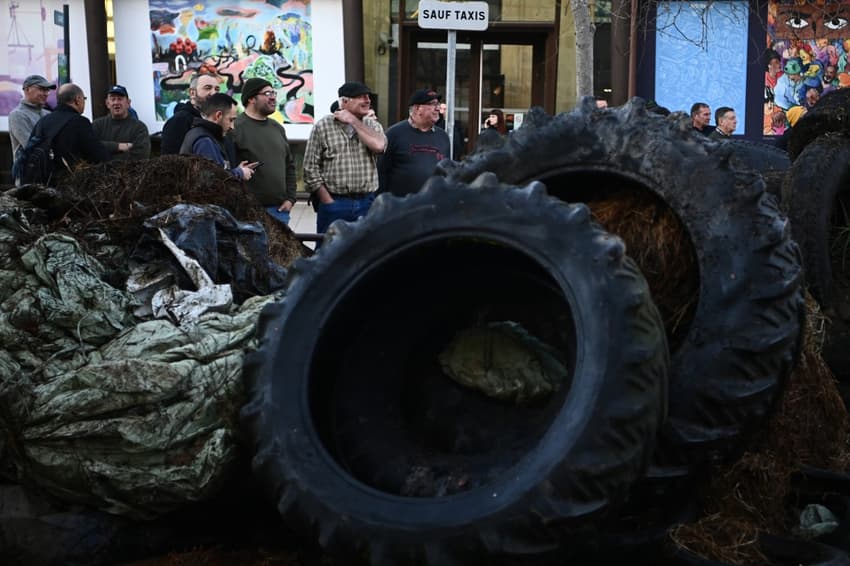 LATEST: 'Blockade Paris' - Which roads are French farmers blocking on Friday?
