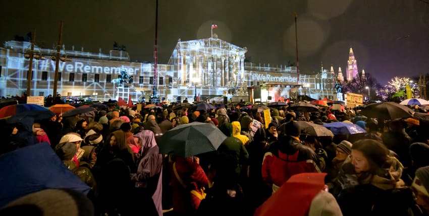 Tens of thousands protest against Austria's far-right