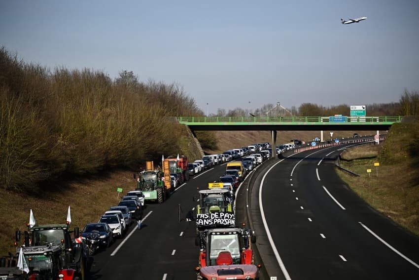 'Siege of Paris' - Which roads are French farmers blockading on Monday?