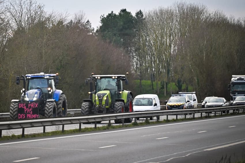 LATEST: Which roads are French farmers blockading on Tuesday?