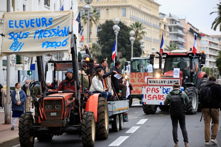 LATEST: French farming unions call for end to protests and roadblocks