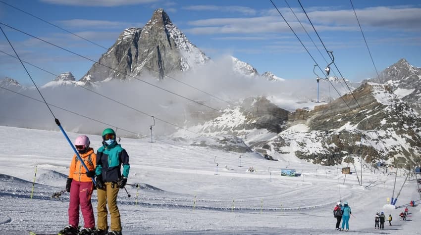Do Swiss ski resorts have enough snow for the February holidays?
