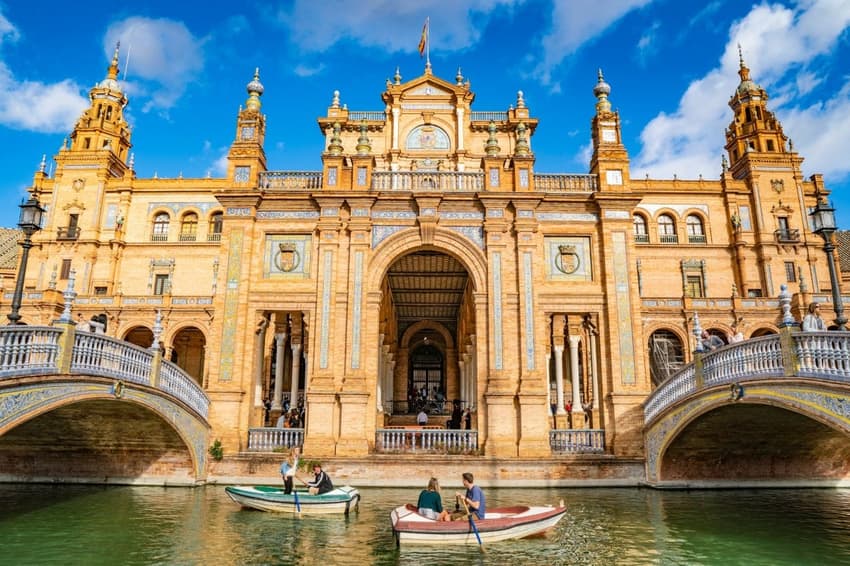 Seville to charge entry to iconic Plaza de España