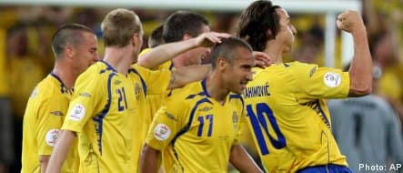 Swedes see off Greeks 2-0