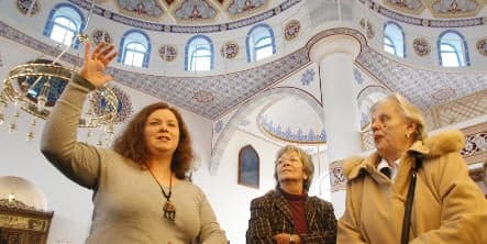 Visitors flood big new Duisburg mosque