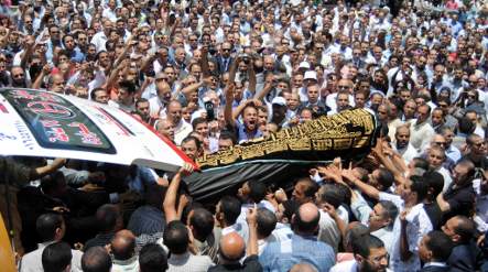 Muslims pray for murdered Egyptian woman