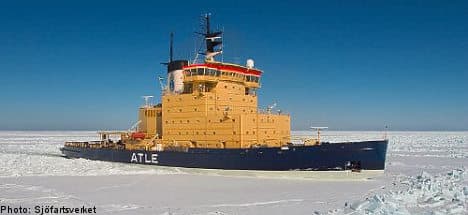 Icebreakers do battle with Swedish waters