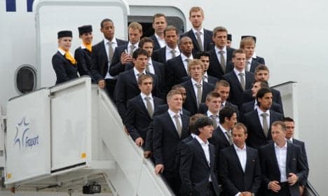 German team arrives in South Africa ahead of World Cup