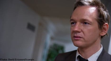 Assange evades arrest after Swedish error