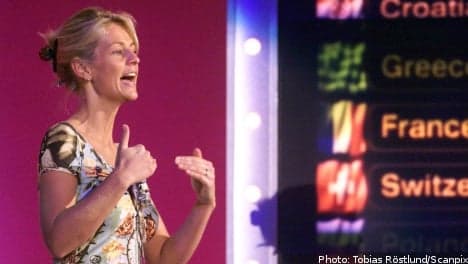 Swedish UK TV star warned over phone hacking