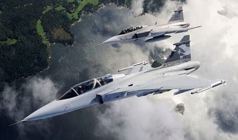 Switzerland switches to Swedish fighter jets