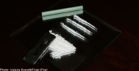 Man invites cop to 'do a line' of cocaine