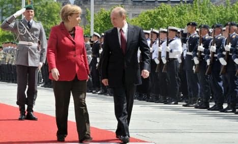 Merkel and Putin: tackle Syria with politics