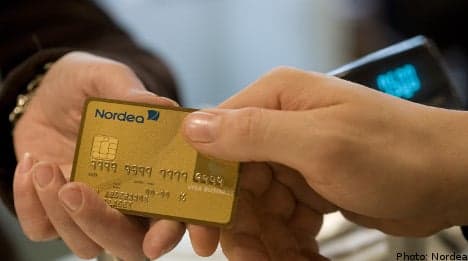 More Swedish shops dropping cash for cards