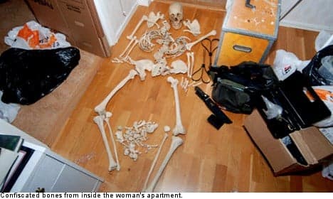 Swedish skeleton lover 'wants her bones back'