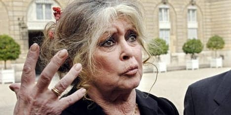 Bardot leaps to Depardieu's defence