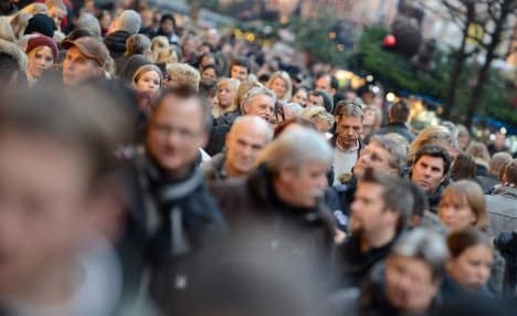 Immigration boosts population in 2012