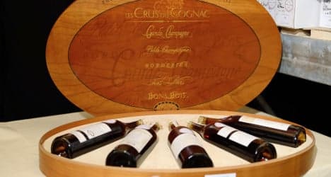 Chinese help Elysée pull in €300,000 in wine sale